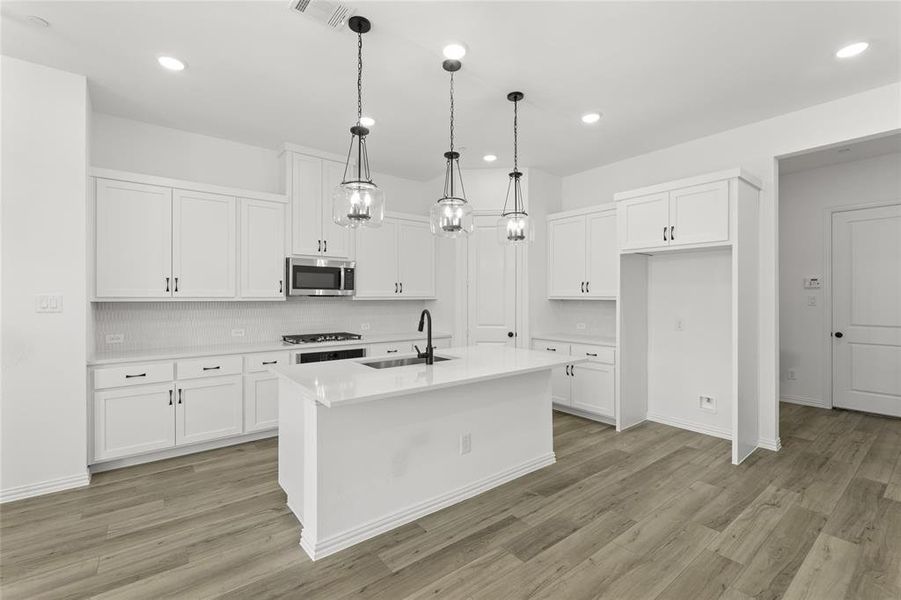 6435 Baritone  Kitchen 2