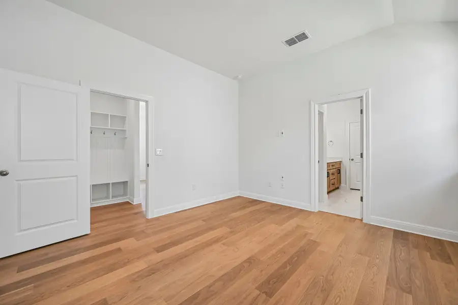 Spacious, unfurnished interior of a new home in Sage Hollow, Kyle (Image 17).
