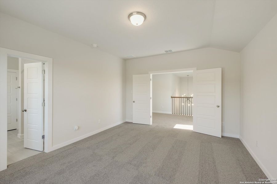 Spacious, unfurnished interior of a new home in Park Hill Commons, San Antonio (Image 12).