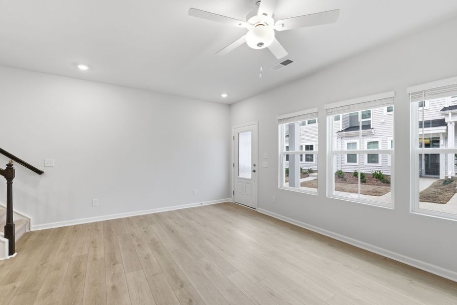 Spacious, unfurnished interior of a new home in Lakeview Village, Charlotte (Image 17).