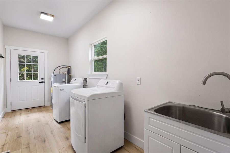 Furnished interior view inside a new home in , Trenton (Image 31).