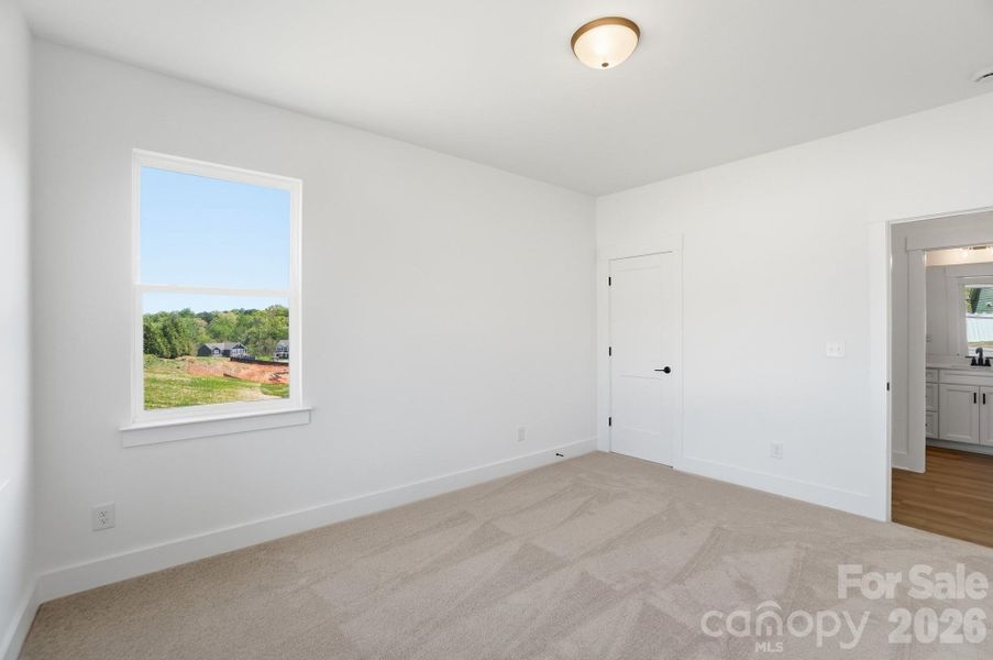 Spacious, unfurnished interior of a new home in Robinson Oaks, Gastonia (Image 35).