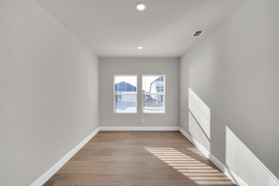 Spacious, unfurnished interior of a new home in Stonehaven, Seagoville (Image 17). Spacious, unfurnished interior of a new home in Stonehaven, Seagoville (Image 17).