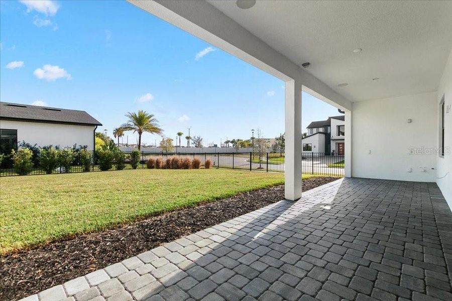 Exterior details and patio area of a home in , Orlando (Image 3).