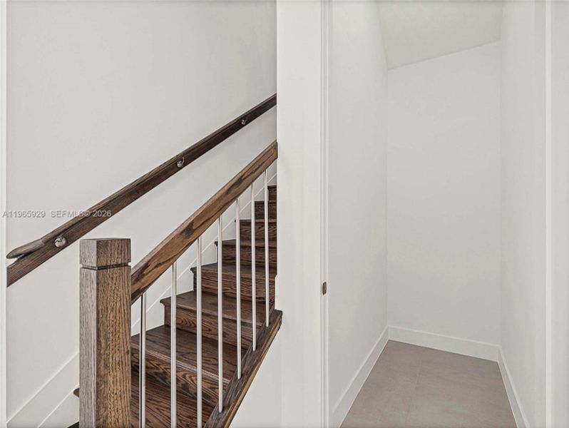 Spacious, unfurnished interior of a new home in , Hollywood (Image 70).