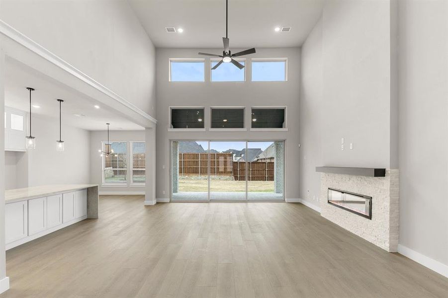 Spacious, unfurnished interior of a new home in Cambridge Estates - Harwood, Prosper (Image 19).