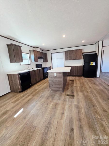 Spacious, unfurnished interior of a new home in , Taylorsville (Image 7).