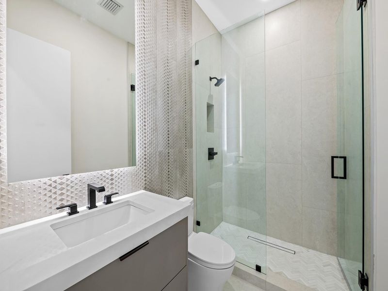 Furnished interior view inside a new home in , Fort Lauderdale (Image 9). Furnished interior view inside a new home in , Fort Lauderdale (Image 9).