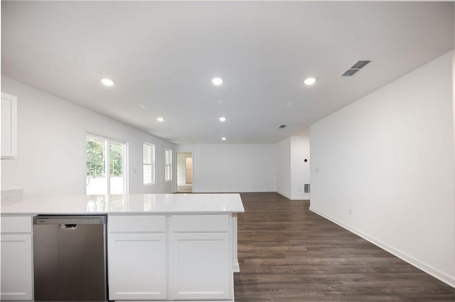 Spacious, unfurnished interior of a new home in Shallow Creek, Hogansville (Image 16). Spacious, unfurnished interior of a new home in Shallow Creek, Hogansville (Image 16).