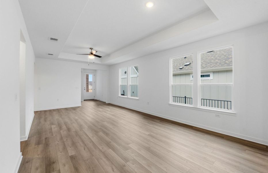 Spacious, unfurnished interior of a new home in Sun City Texas, Georgetown (Image 29).