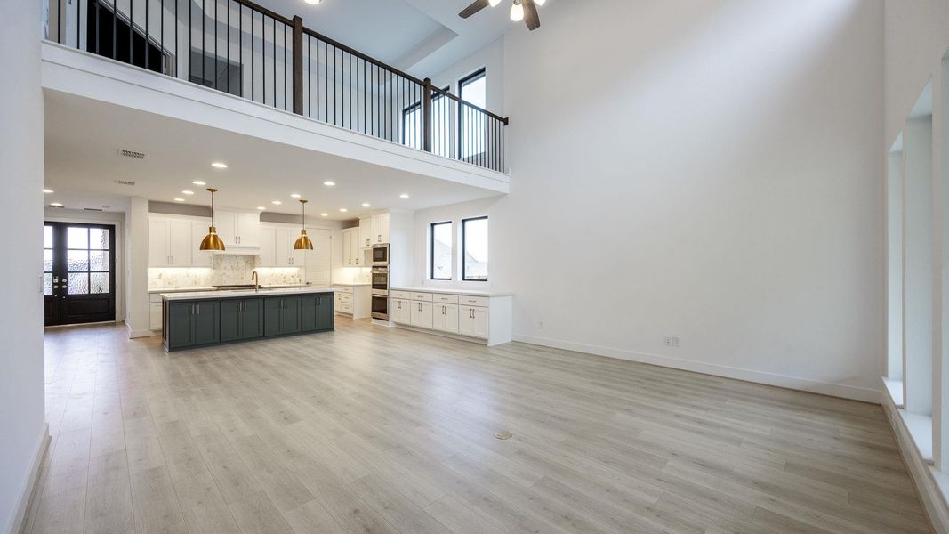 Spacious, unfurnished interior of a new home in Palmera Ridge 60', Leander (Image 8). Spacious, unfurnished interior of a new home in Palmera Ridge 60', Leander (Image 8).