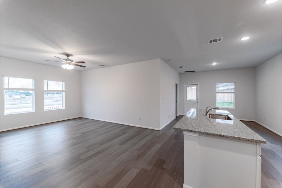 Spacious, unfurnished interior of a new home in Cool Water, Jarrell (Image 13).