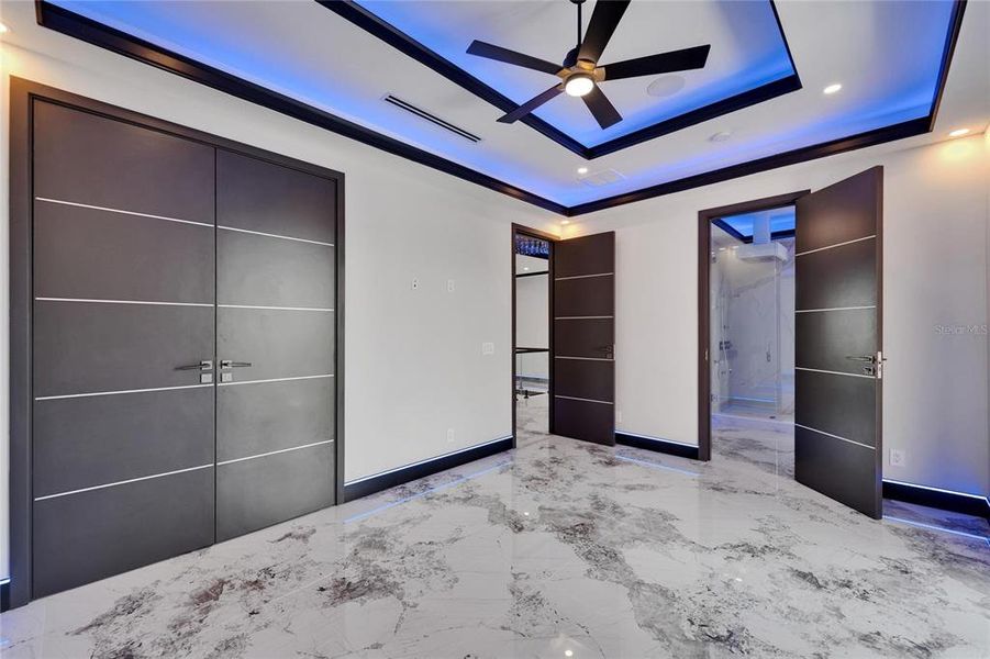 Spacious, unfurnished interior of a new home in , Apollo Beach (Image 86).