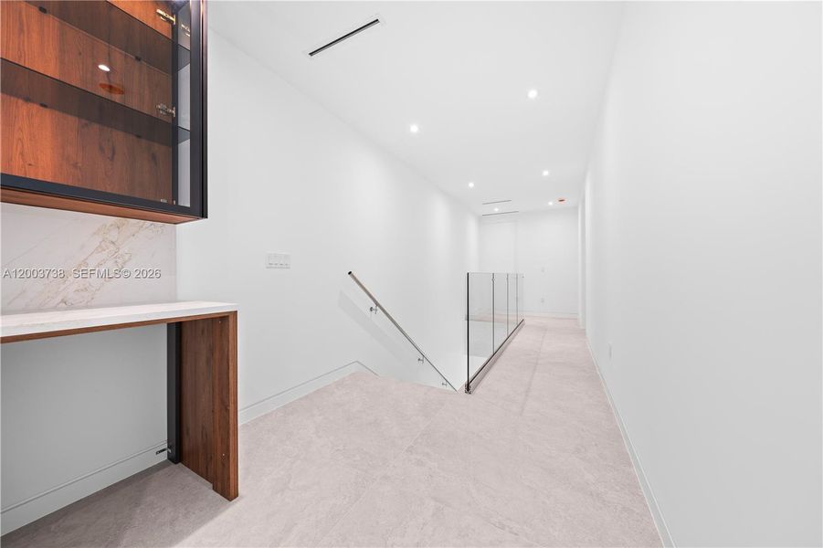 Spacious, unfurnished interior of a new home in , Miami (Image 23).