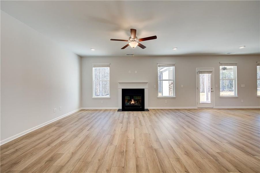 Spacious, unfurnished interior of a new home in Riverbend Overlook, Fayetteville (Image 21).