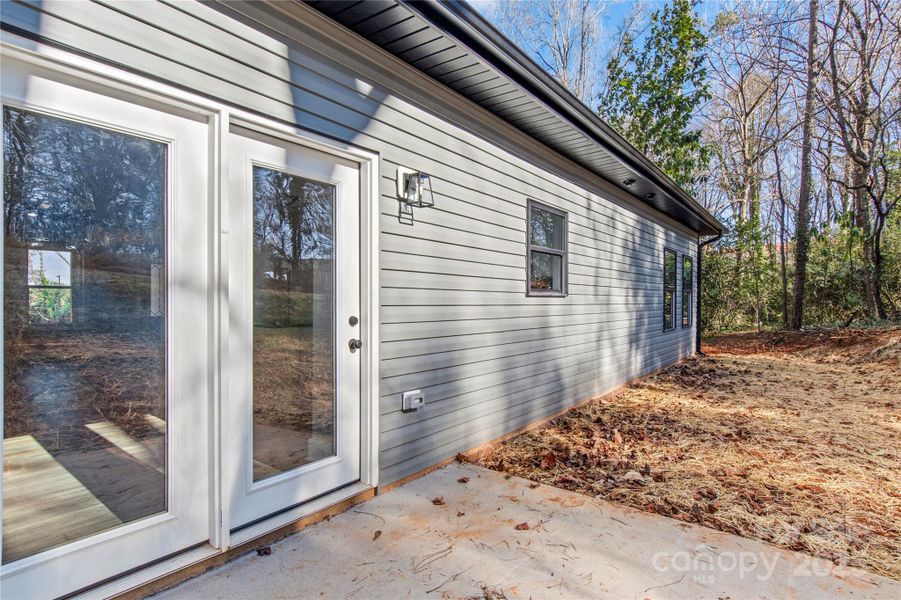 Exterior details and patio area of a home in , Winston-Salem (Image 3).