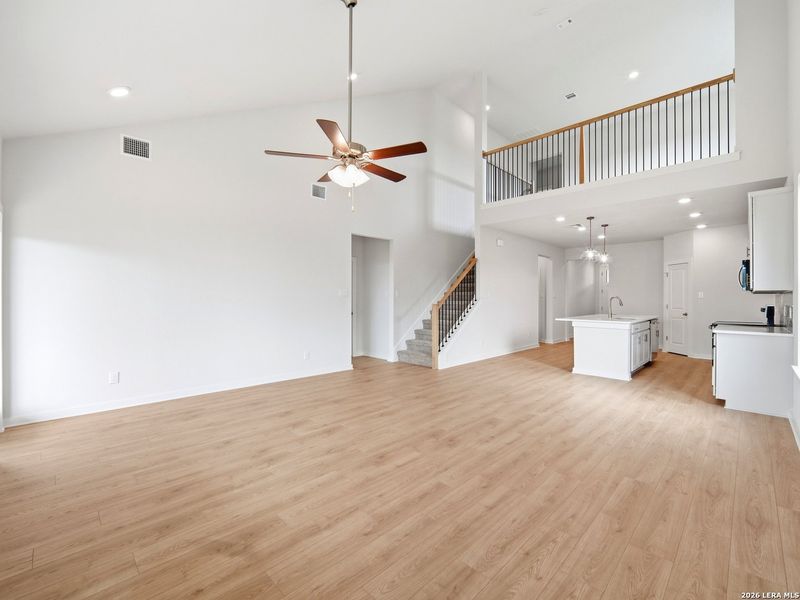 Spacious, unfurnished interior of a new home in Saddle Creek Ranch, Cibolo (Image 18).