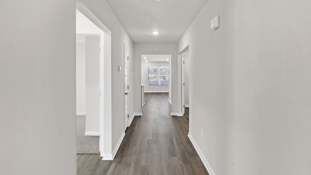 Spacious, unfurnished interior of a new home in Bailey Park, Fayetteville (Image 9).