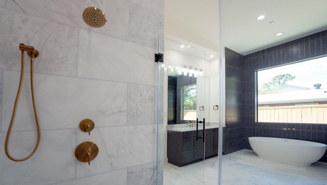 Master Bathroom Master Bathroom