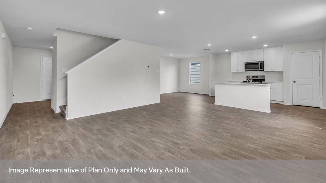 Spacious, unfurnished interior of a new home in Spring Valley, New Braunfels (Image 16).