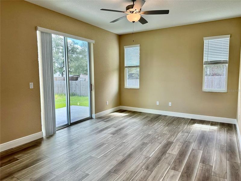 Spacious, unfurnished interior of a new home in , Weeki Wachee (Image 57).