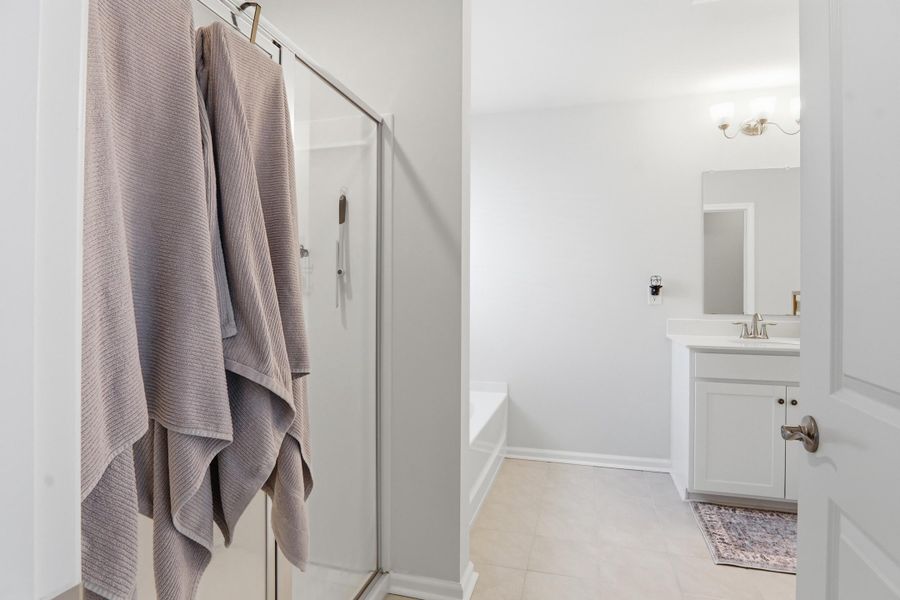 Furnished interior view inside a new home in Founders Corner, Lincolnville (Image 37).