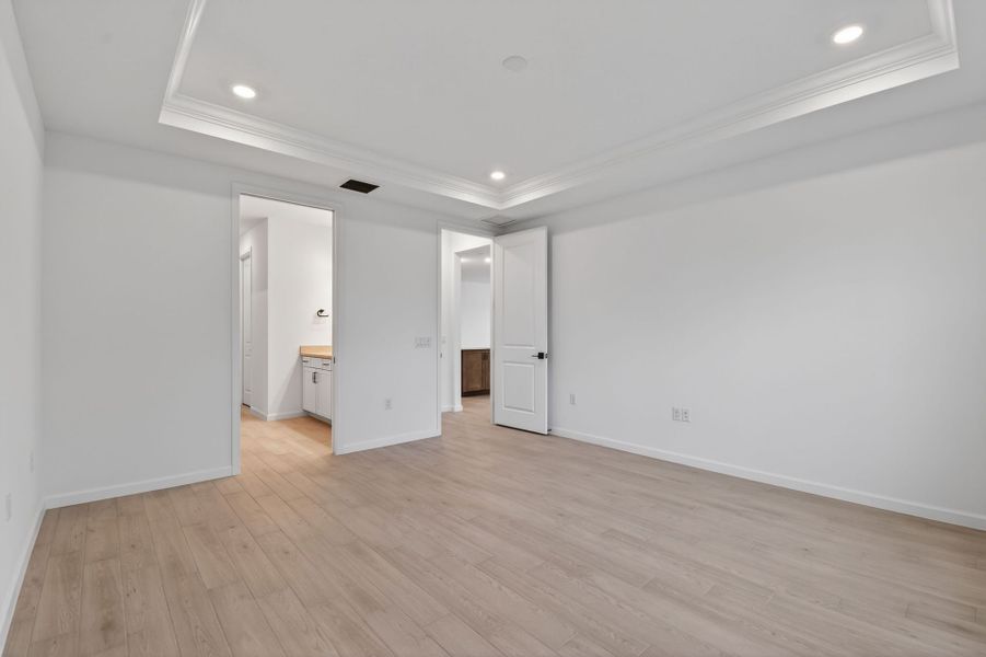 Spacious, unfurnished interior of a new home in Hendrix Reserve, Lake Worth (Image 35).