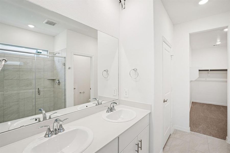 Photo is not of the actual home, but is an inspirational photo of builder’s model home and may depict options, furnishings, and/or decorator features that are not included. Photo is not of the actual home, but is an inspirational photo of builder’s model home and may depict options, furnishings, and/or decorator features that are not included.