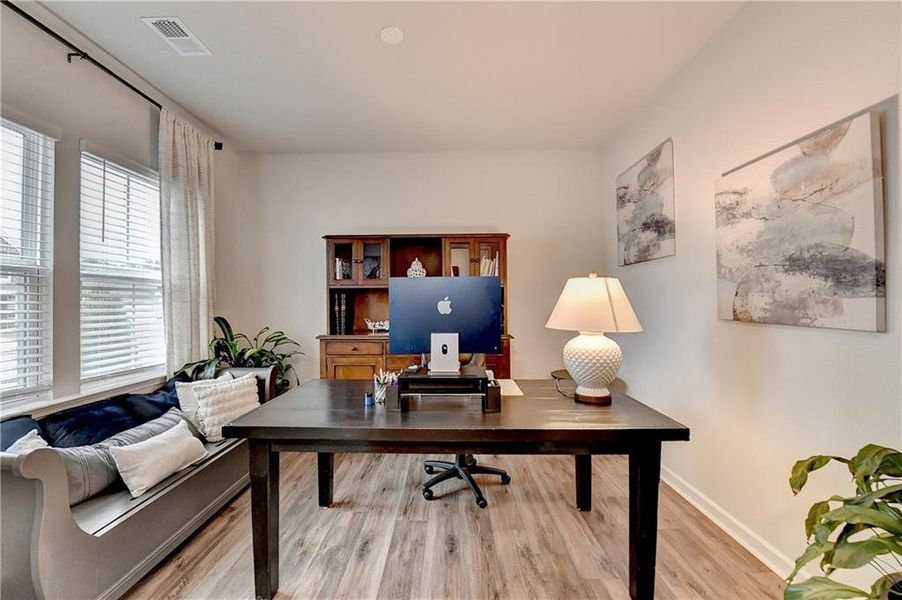 Furnished interior view inside a new home in Haverhill Farms, Bethlehem (Image 8).