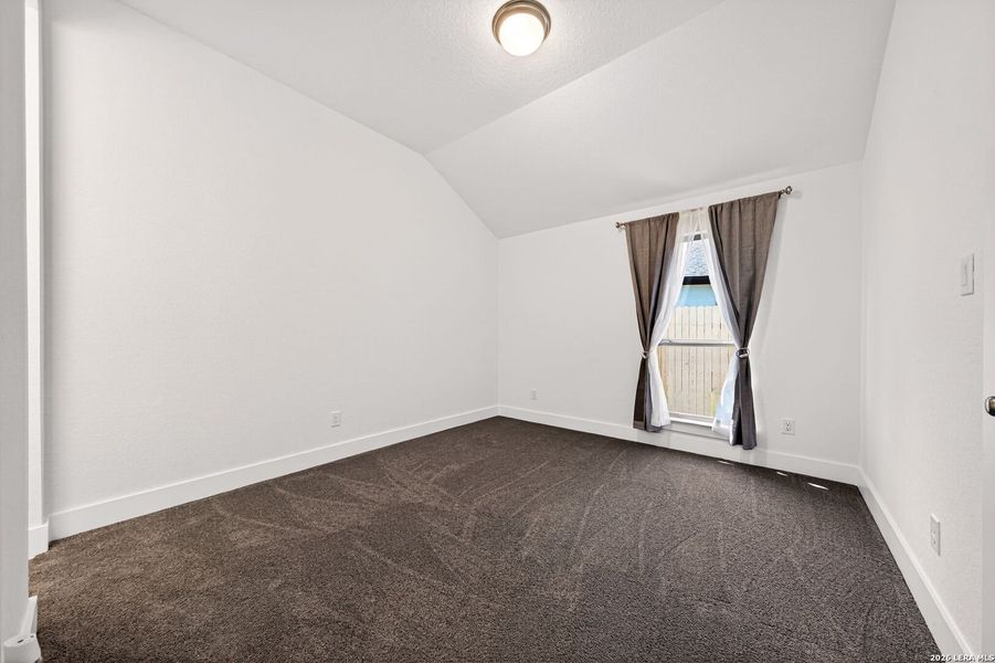 Spacious, unfurnished interior of a new home in , Bulverde (Image 20).
