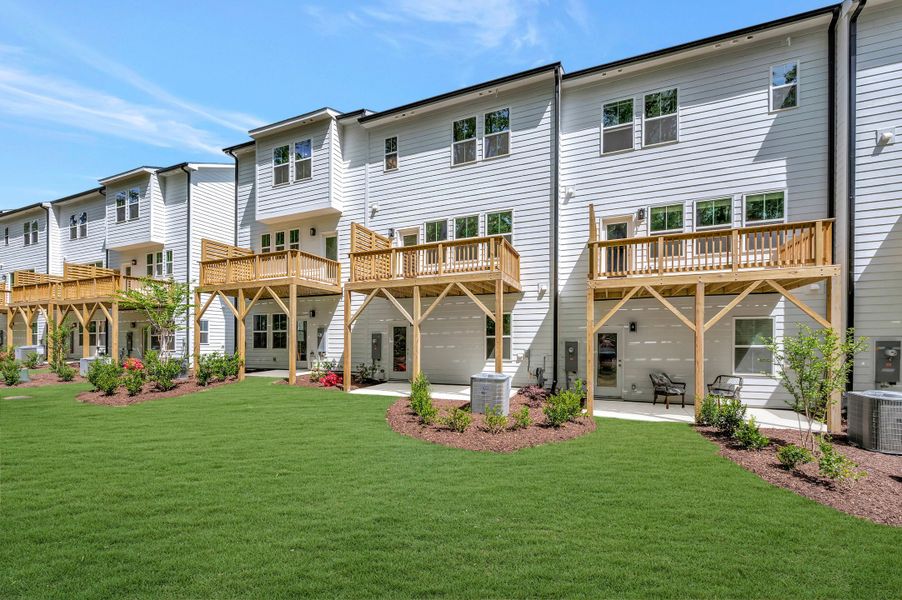 Representative exterior details of a home built from the Huck by Tri Pointe Homes in Twinleaf Townes, Chapel Hill (Image 3).