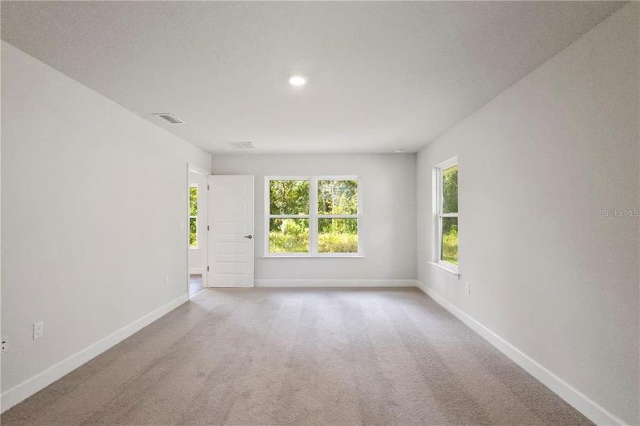 Spacious, unfurnished interior of a new home in The Preserve at Laurel Lake, Lake City (Image 10).