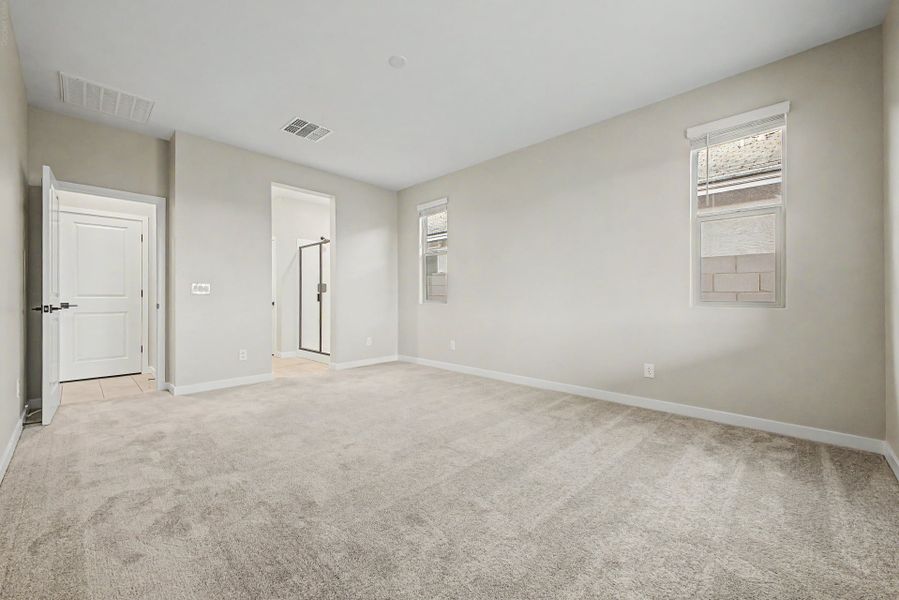 Spacious, unfurnished interior of a new home in Citrus Park, Goodyear (Image 10).