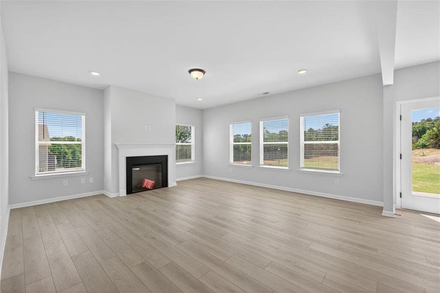 Spacious, unfurnished interior of a new home in Allen Manor, Hoschton (Image 18).
