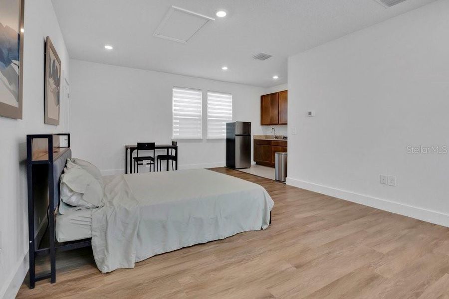 Furnished interior view inside a new home in , Winter Garden (Image 16).