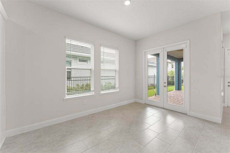 Spacious, unfurnished interior of a new home in , Orlando (Image 49).