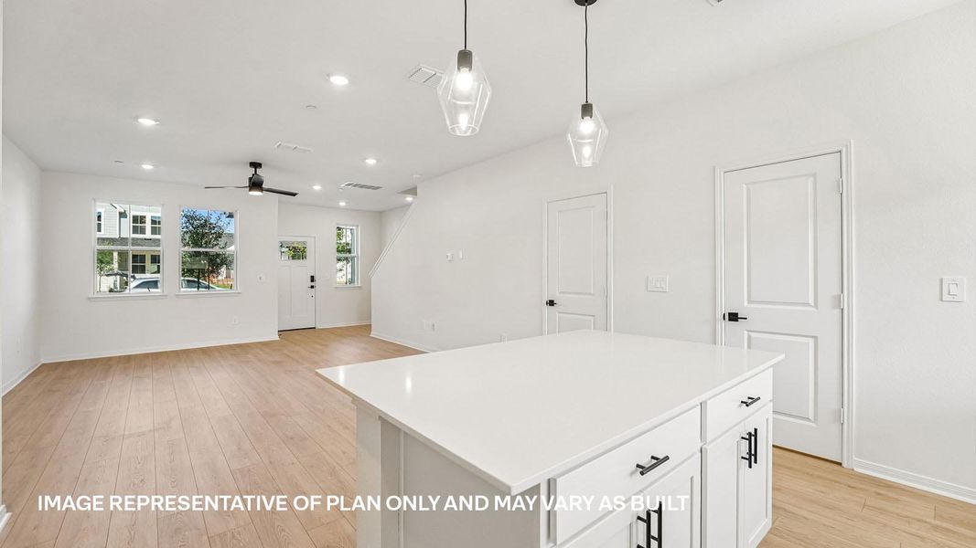 Spacious, unfurnished interior of a new home in Avery Centre, Round Rock (Image 11).