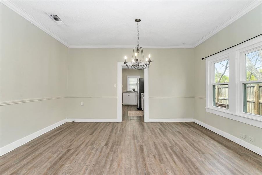 Spacious, unfurnished interior of a new home in , Cleburne (Image 9).