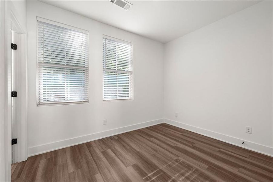 Spacious, unfurnished interior of a new home in , Atlanta (Image 27).