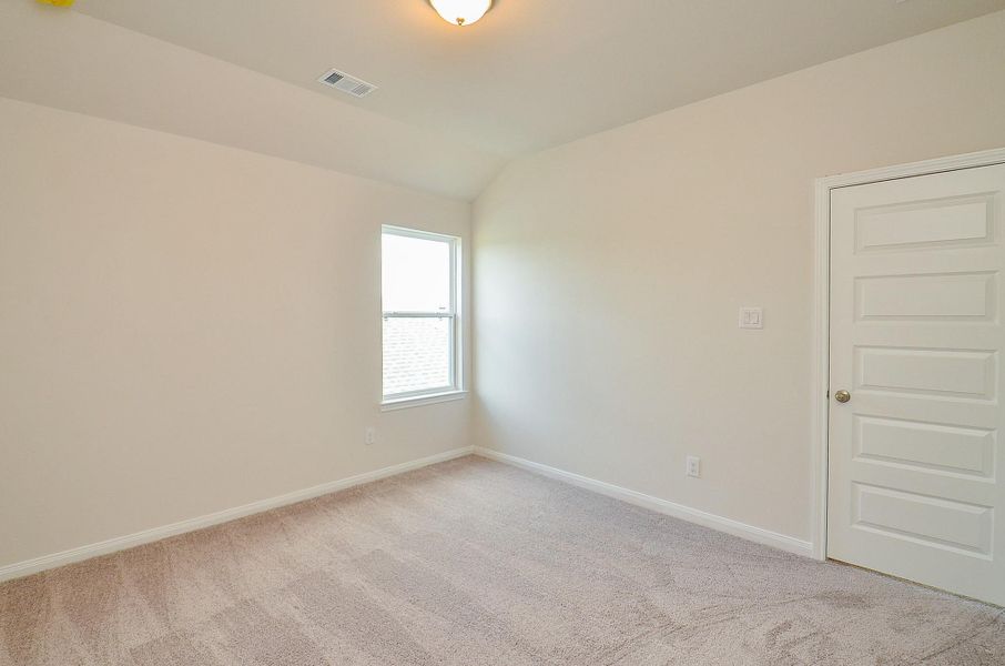 Here is the fourth bedroom. Here is the fourth bedroom.