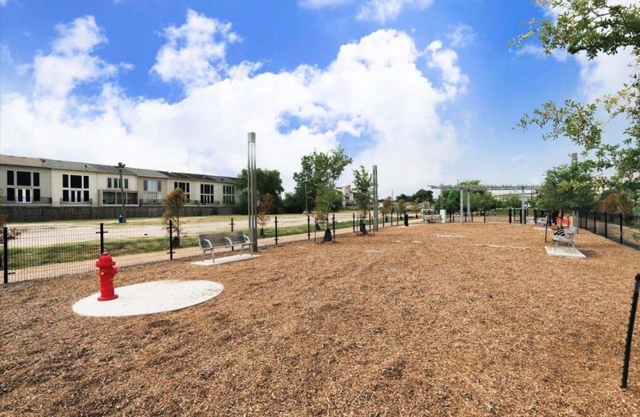 Who says inner-loop living isn't pet-friendly? ??? Future owners of 1806 Line Street will love being situated just moments from EaDog Park and the massive new Zoomies Dog Park & Icehouse. Tire out your pup on premium artificial turf or a dedicated splash pad, grab a drink from the bar, and enjoy a vibrant neighborhood lifestyle