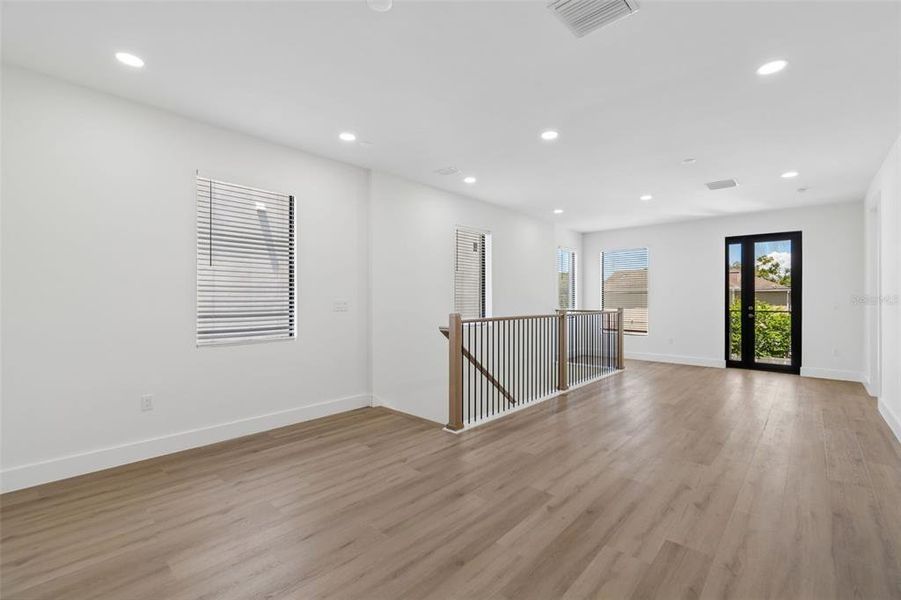 Spacious, unfurnished interior of a new home in , Tampa (Image 69). Spacious, unfurnished interior of a new home in , Tampa (Image 69).
