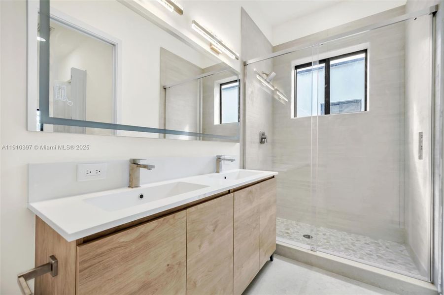 Quartz countertops with double sinks Quartz countertops with double sinks