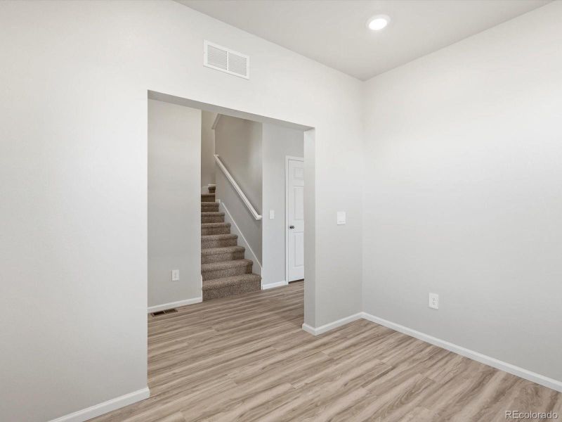 Spacious, unfurnished interior of a new home in Horizon Uptown: The Mountain Collection, Aurora (Image 18). Spacious, unfurnished interior of a new home in Horizon Uptown: The Mountain Collection, Aurora (Image 18).