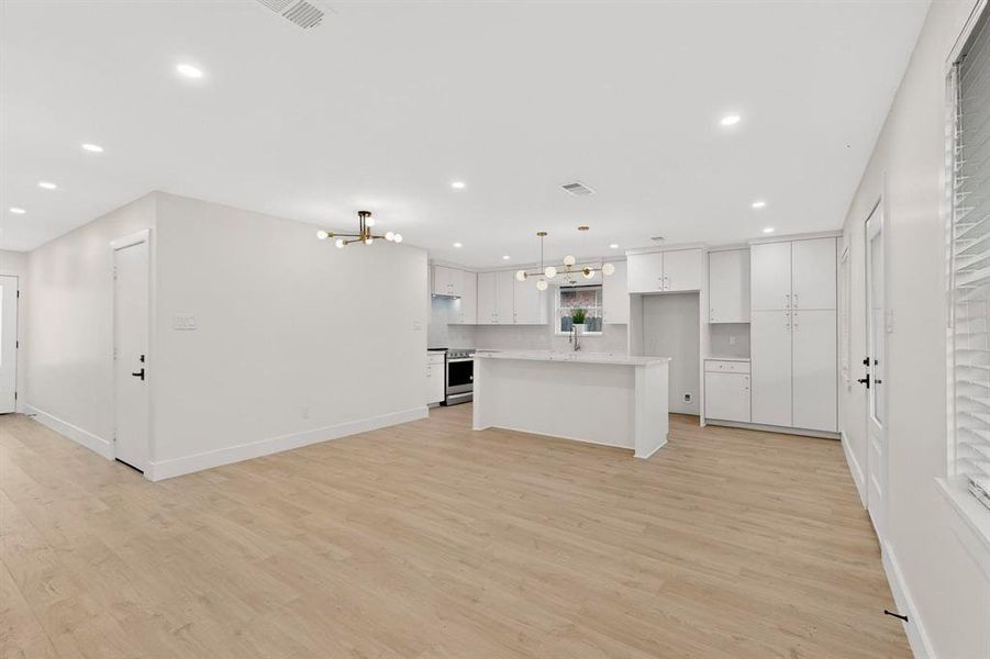 Spacious, unfurnished interior of a new home in , White Settlement (Image 32).