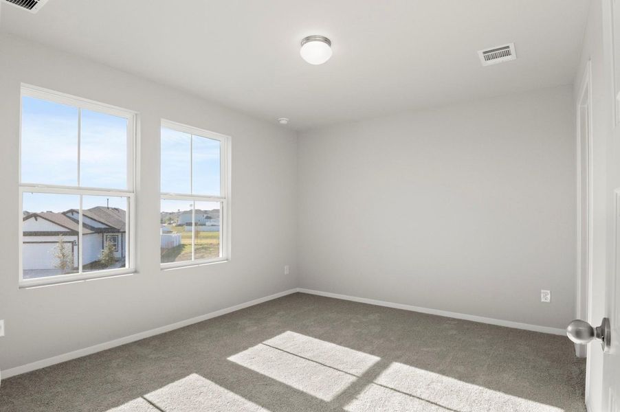 Spacious, unfurnished interior of a new home in Harvest Ridge, Elgin (Image 20).
