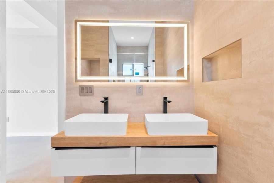 Image 30 of a home in .