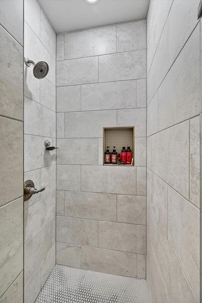 Close-up of interior finishes inside a home in , Cleburne (Image 21).