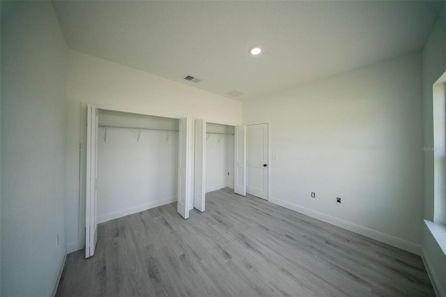 Spacious, unfurnished interior of a new home in , Ocala (Image 17).