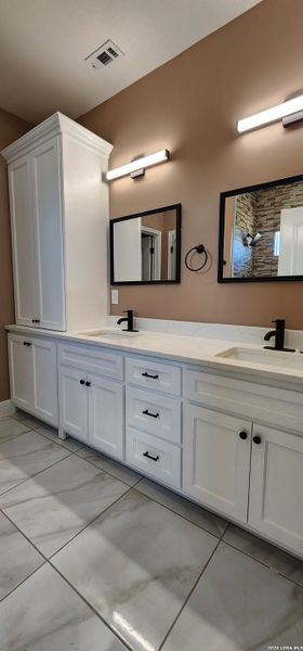 Furnished interior view inside a new home in , Eagle Pass (Image 3).